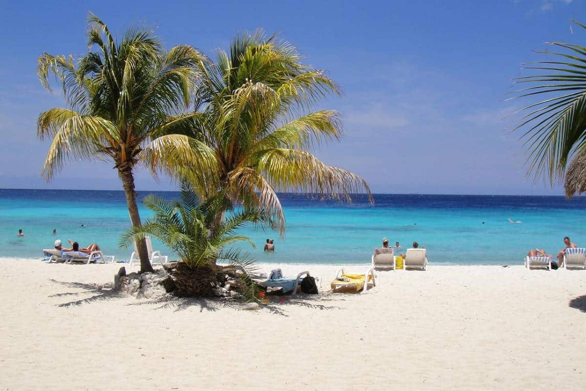 heerlijk strand op Curaçao Groepsreis